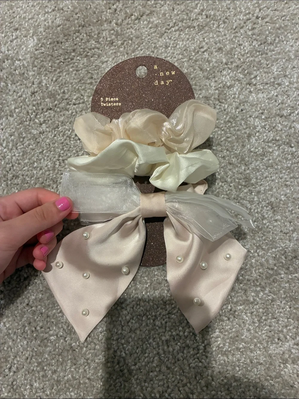 FREE‼️BUNDLE IT a new day Cream Satin Pearl Bow & Scrunchie Set